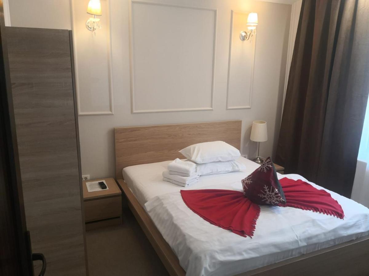 Pensiunea Clasic Busteni Bagian luar foto