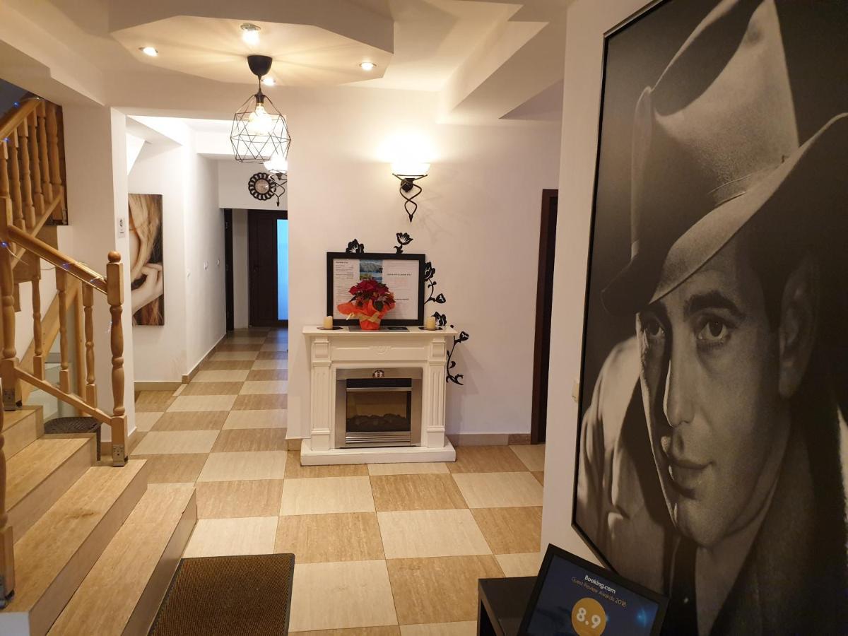 Pensiunea Clasic Busteni Bagian luar foto