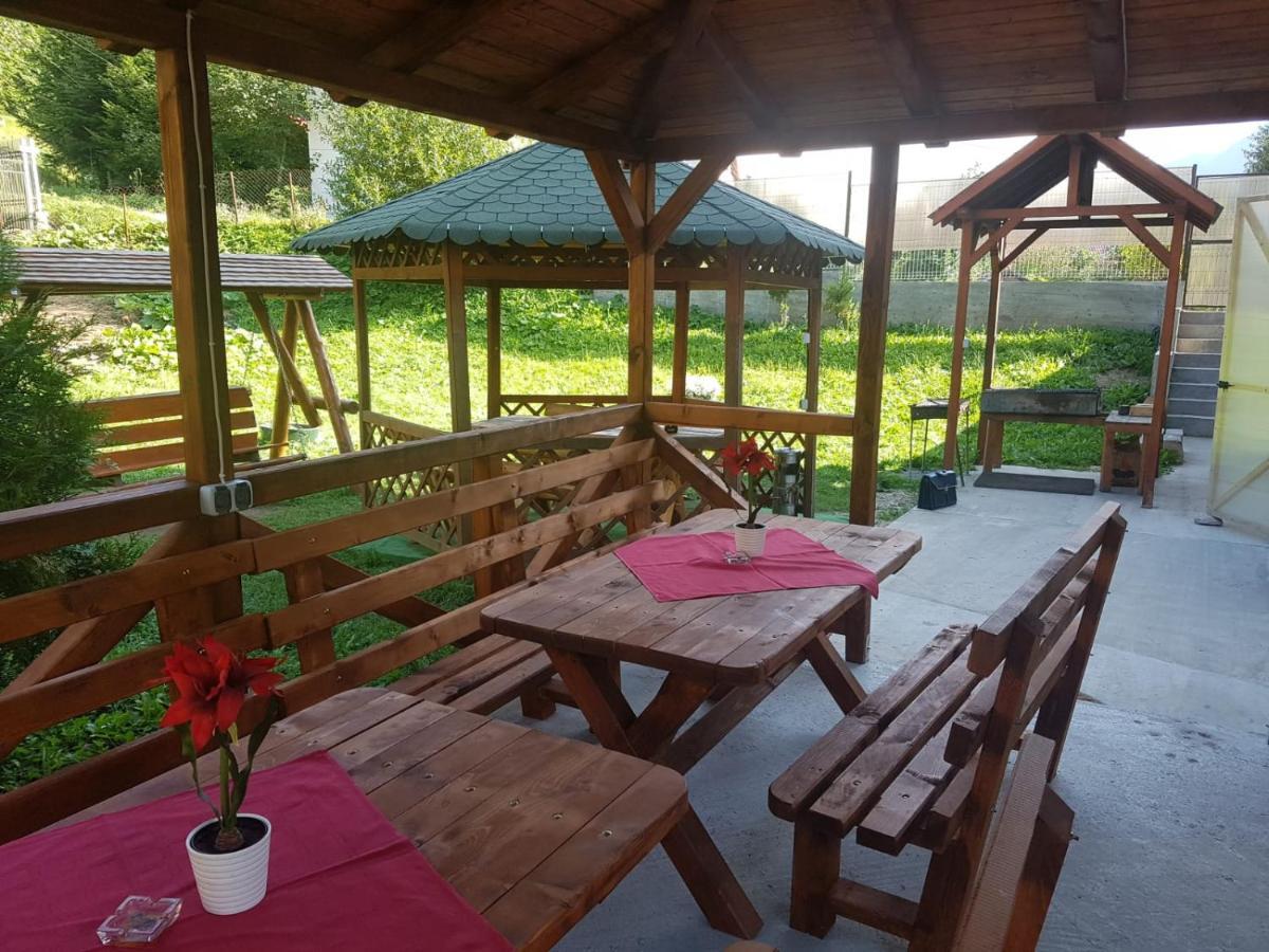 Pensiunea Clasic Busteni Bagian luar foto